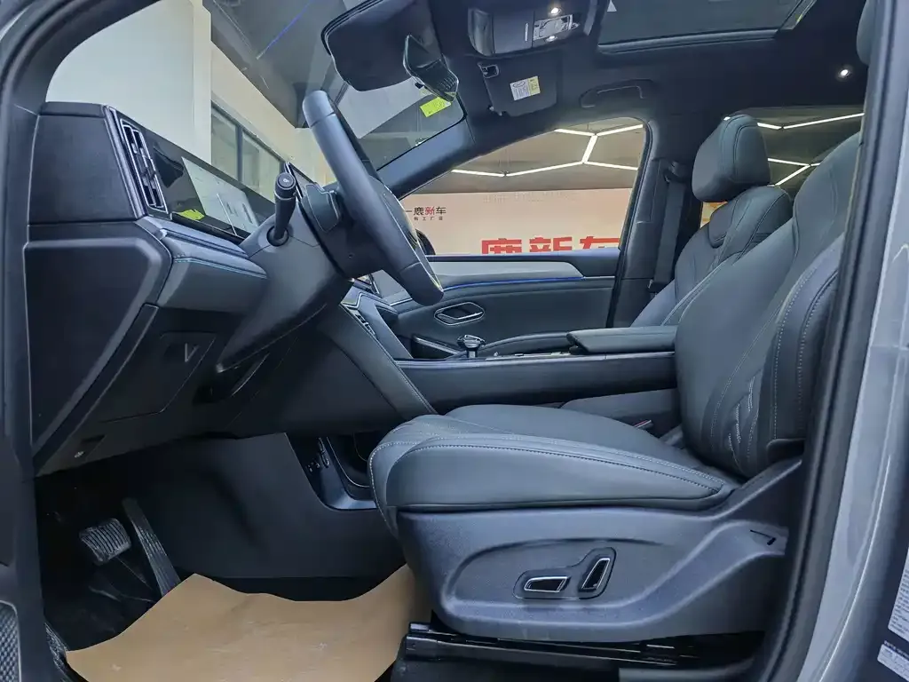 BYD L DM-i — фото 10