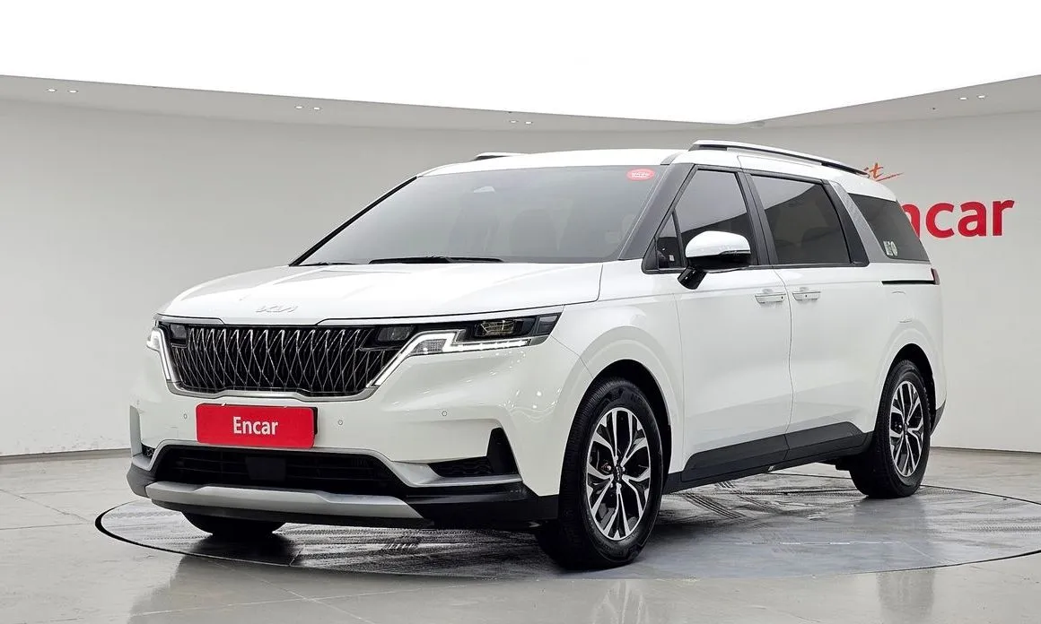 Kia Carnival — фото 1