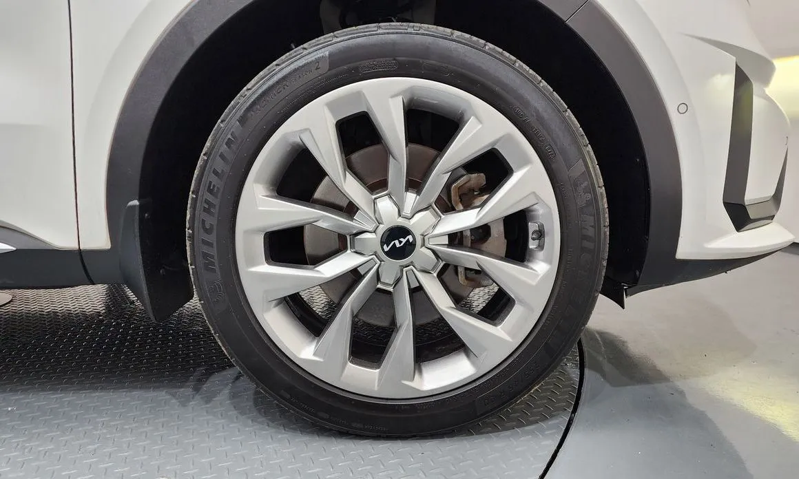 Kia Sorento — фото 8