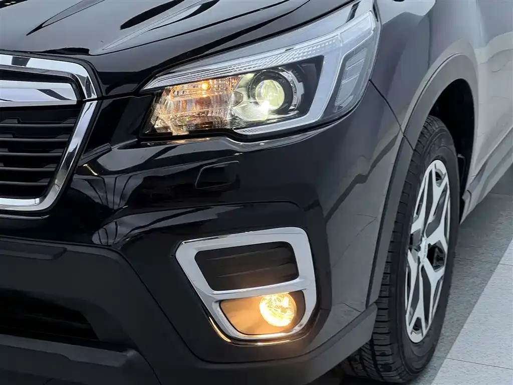 Subaru Forester — фото 9