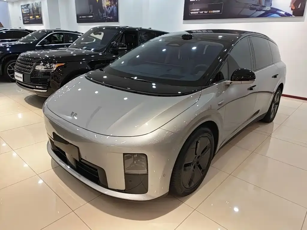 Li Auto i8 — фото 5