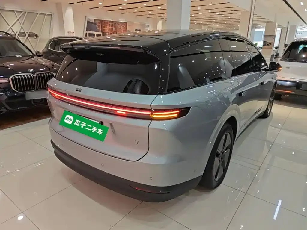 Li Auto i8 — фото 8