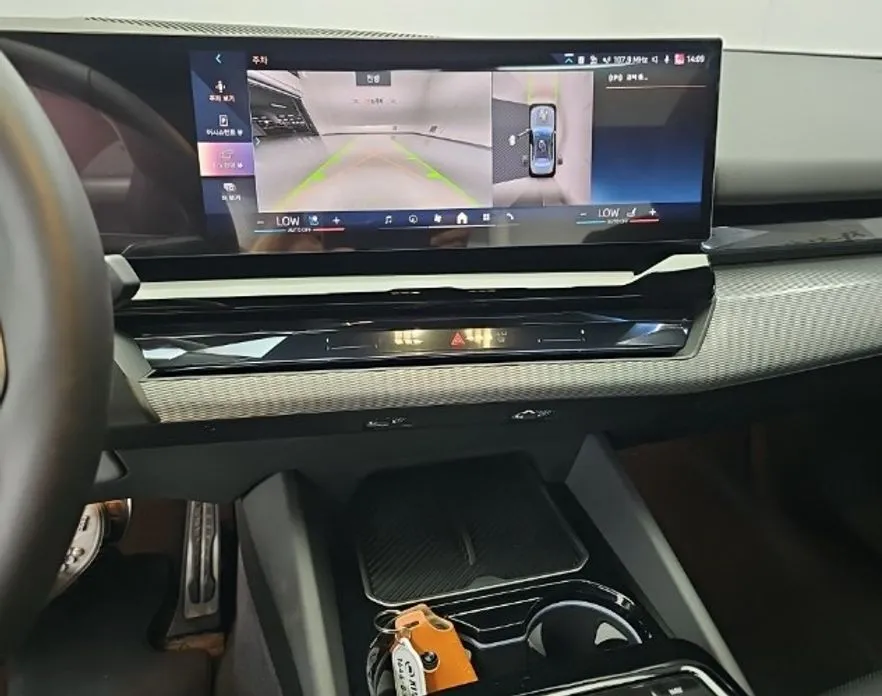 BMW i5 — фото 10