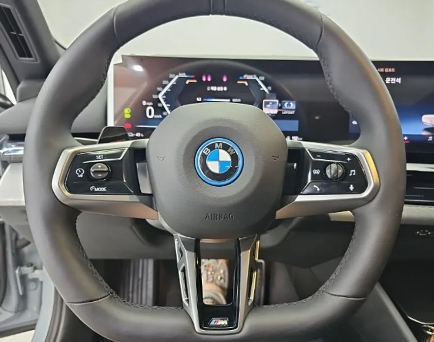 BMW i5 — фото 6