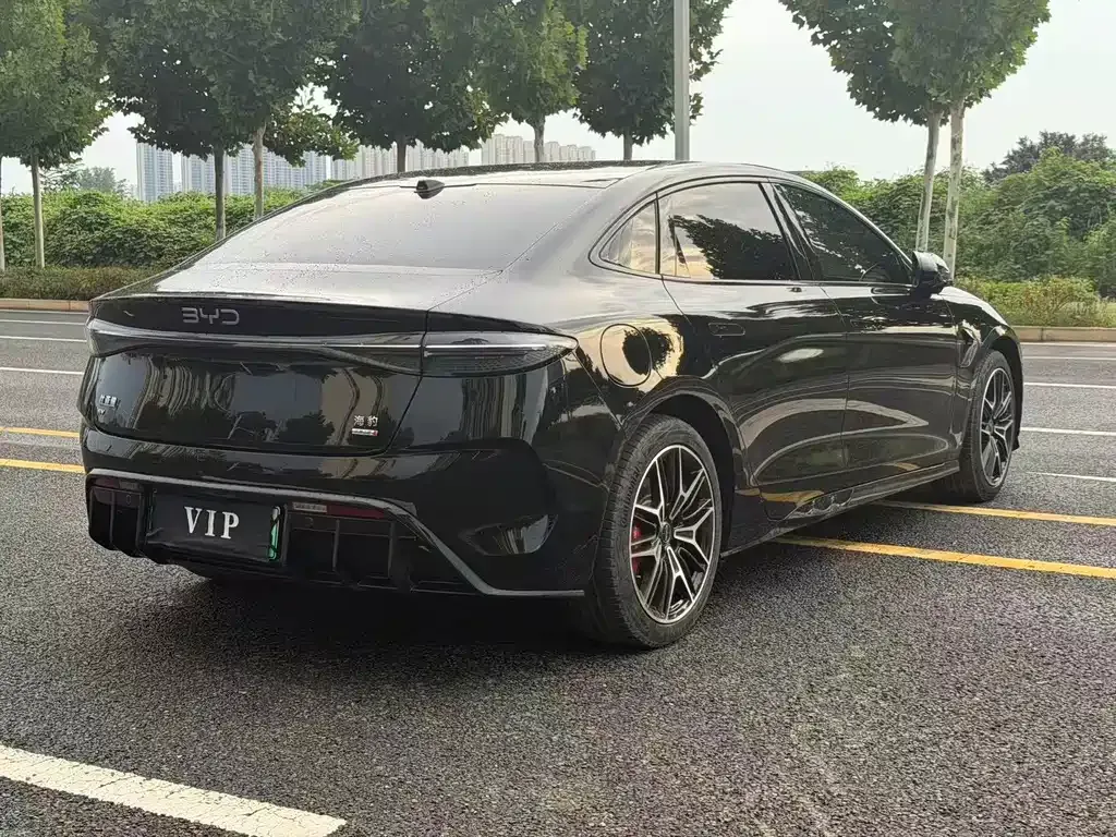 BYD Seal — фото 10