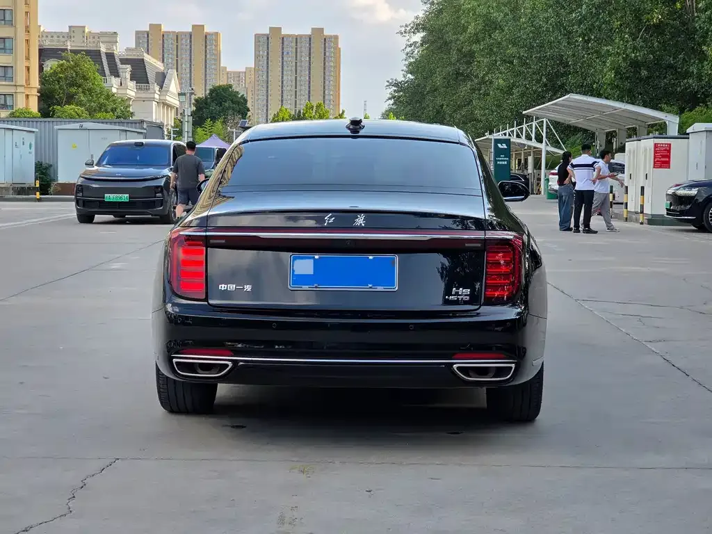 Hongqi H9 — фото 8