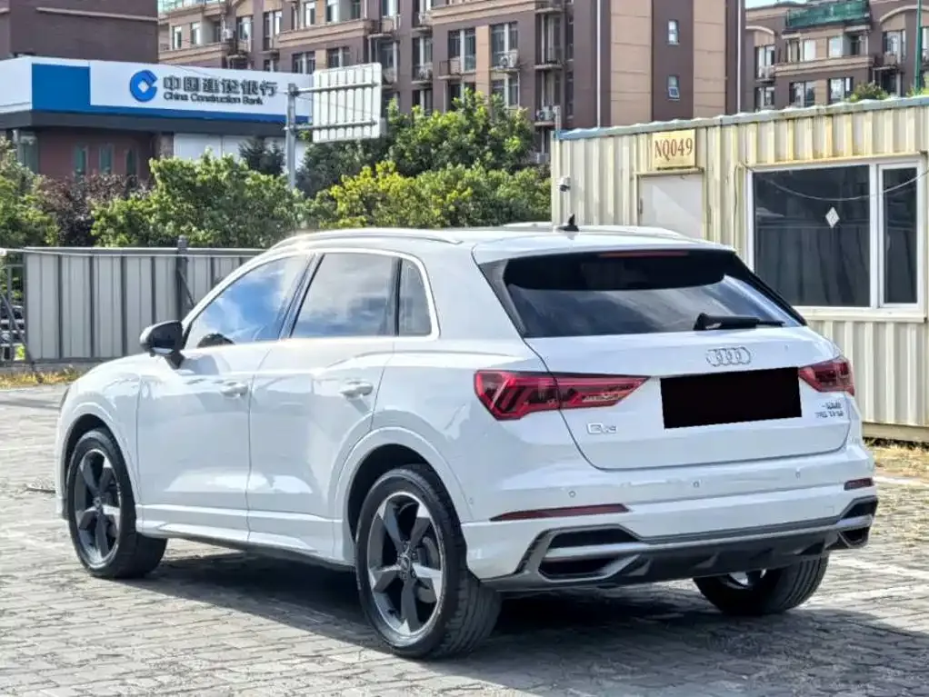 Audi Q3 — фото 10