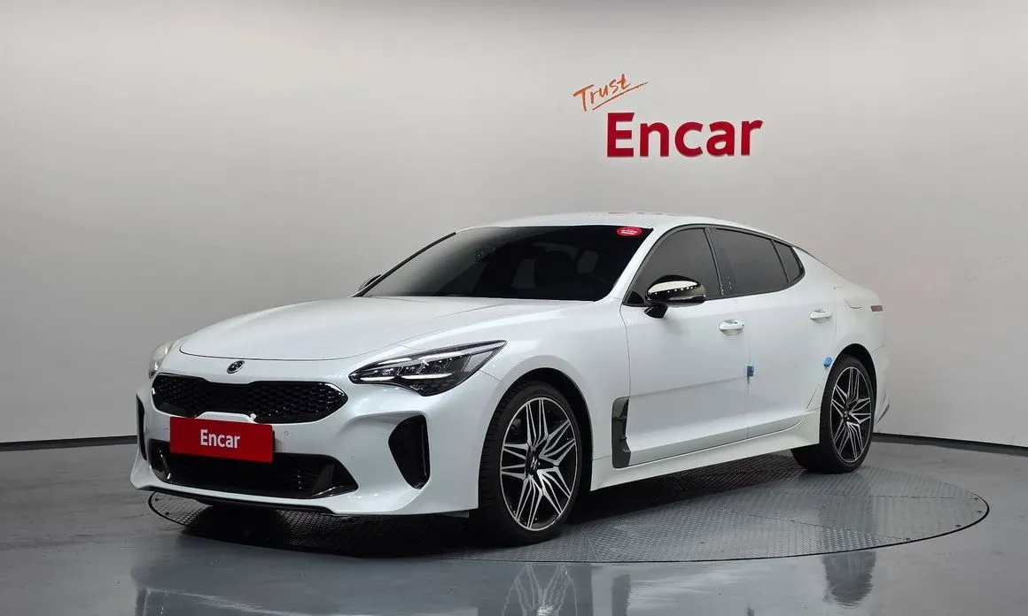Kia Stinger — фото 1