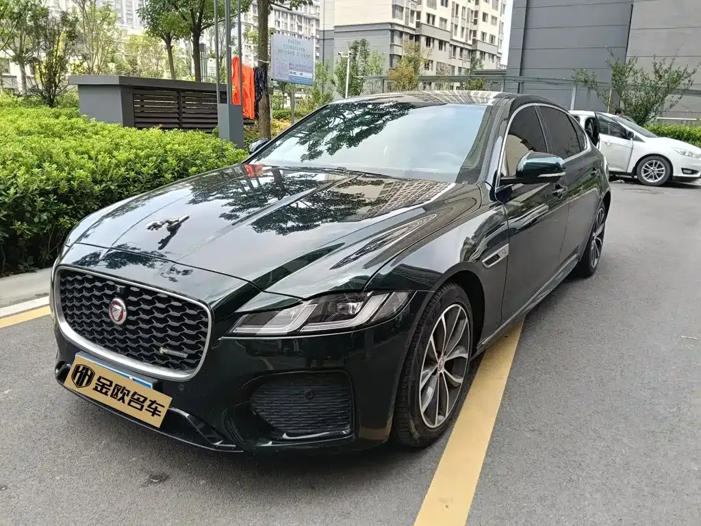 Jaguar XFL — фото 1