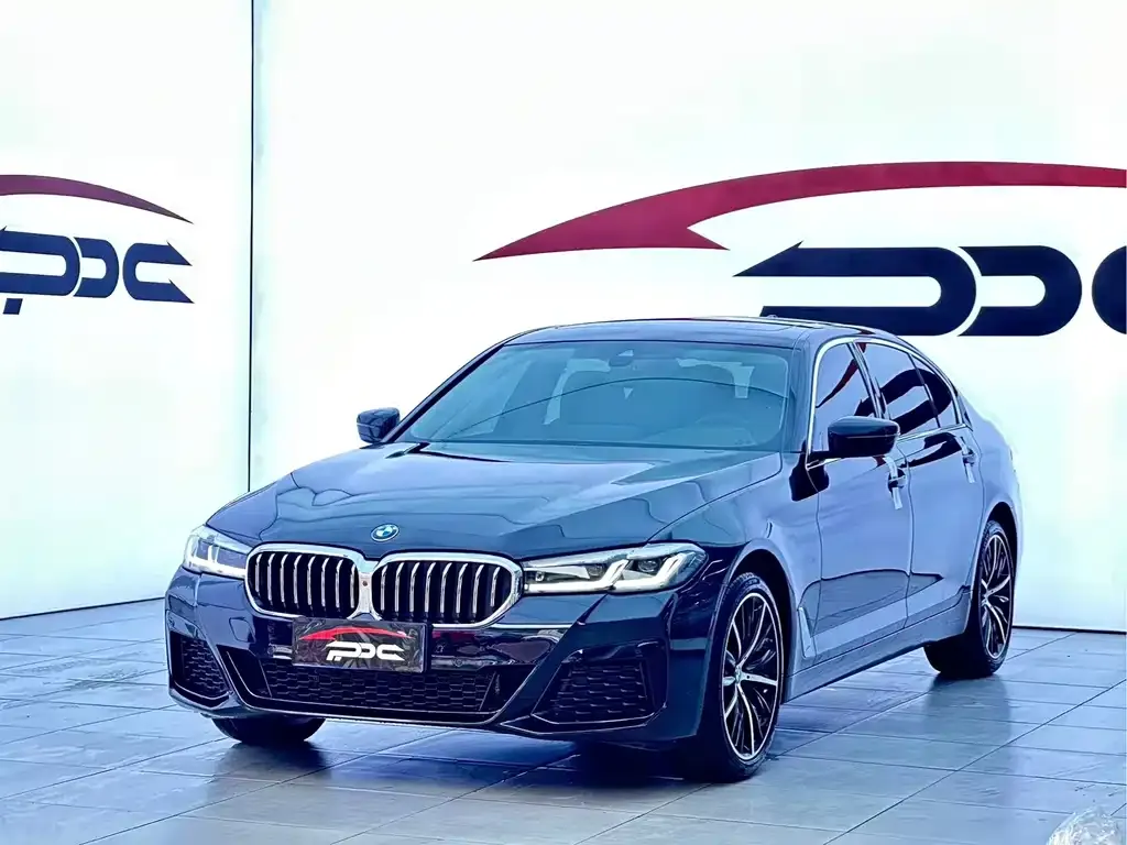 BMW 5 Series — фото 1