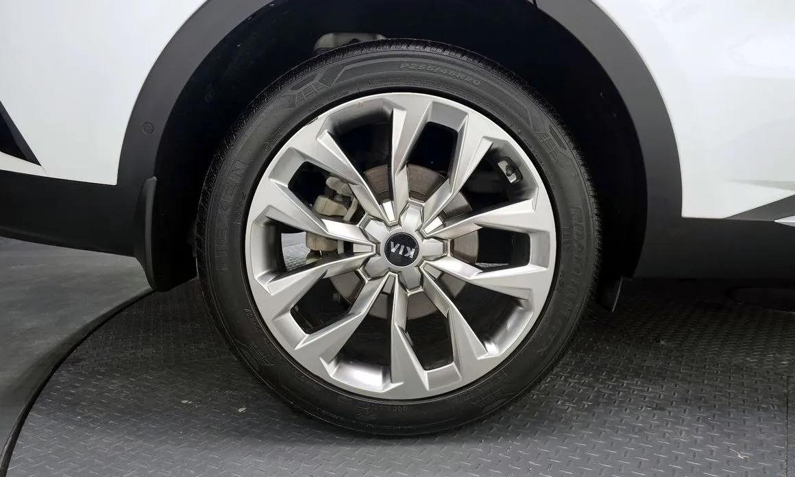 Kia Sorento — фото 6