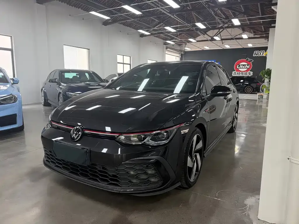 Volkswagen Golf GTI — фото 1