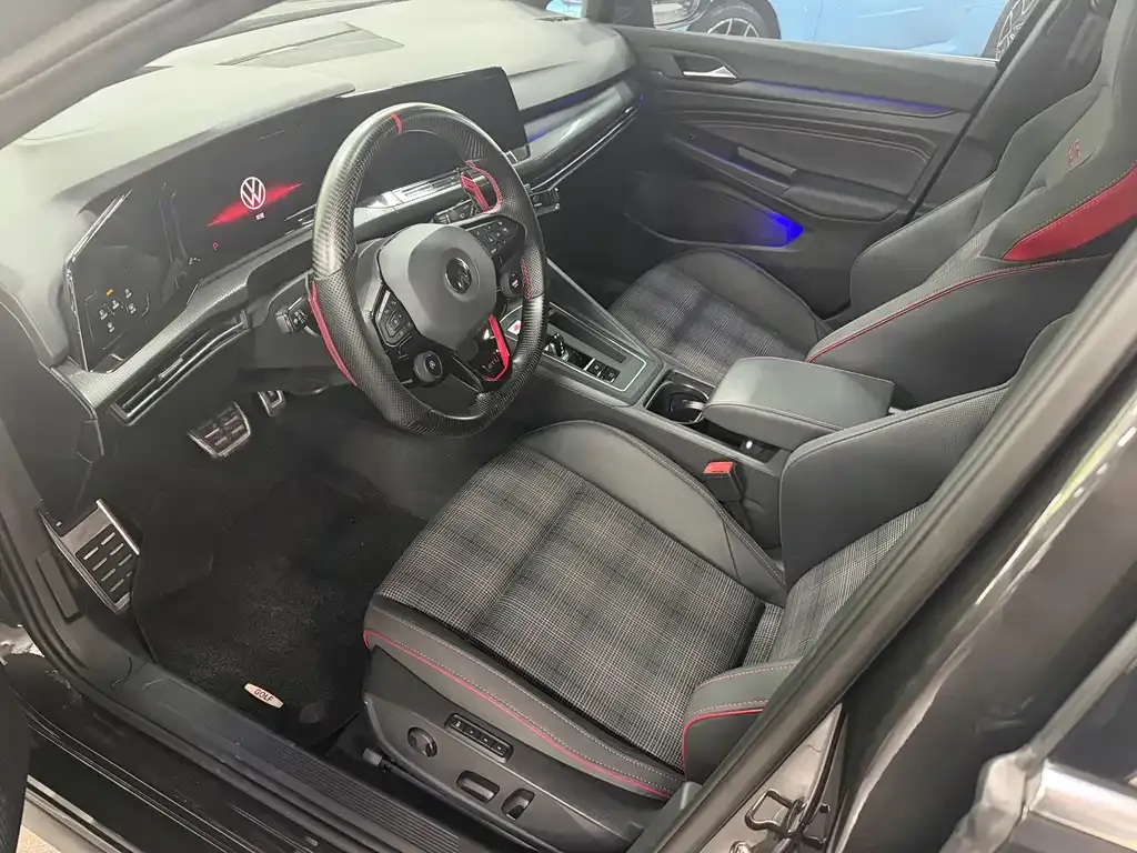 Volkswagen Golf GTI — фото 4