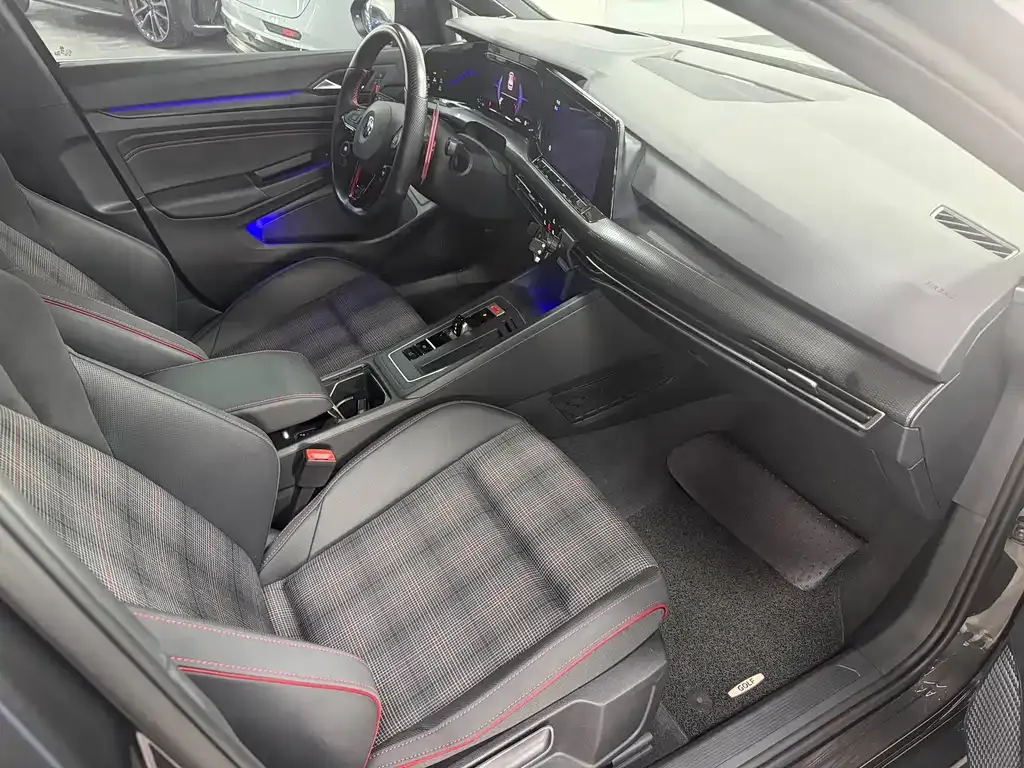 Volkswagen Golf GTI — фото 5
