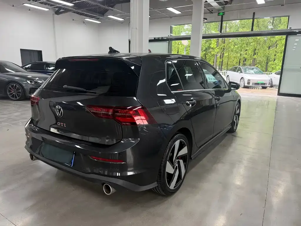 Volkswagen Golf GTI — фото 8