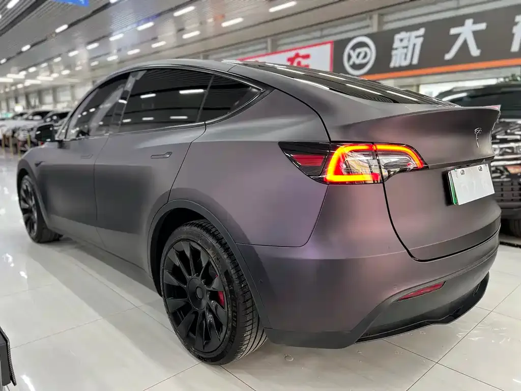 Tesla Model Y — фото 10
