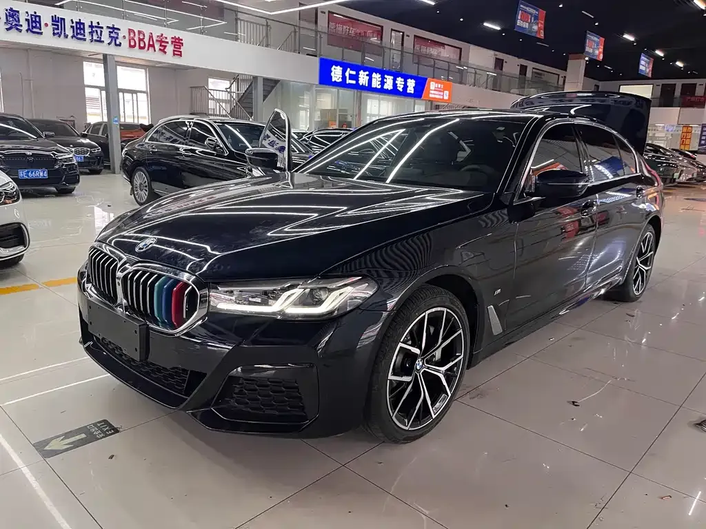 BMW 5 Series — фото 1