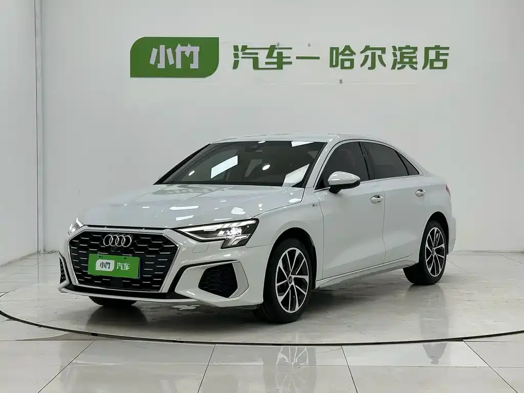 Audi A3 — фото 1