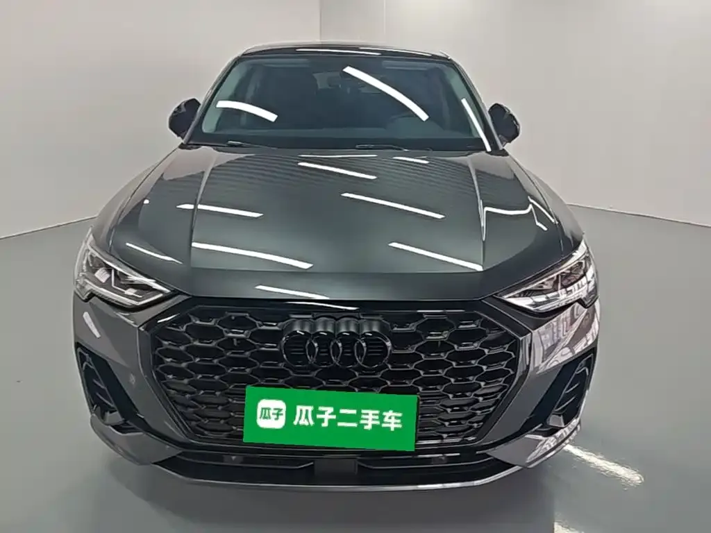 Audi Q3 Sportback — фото 10