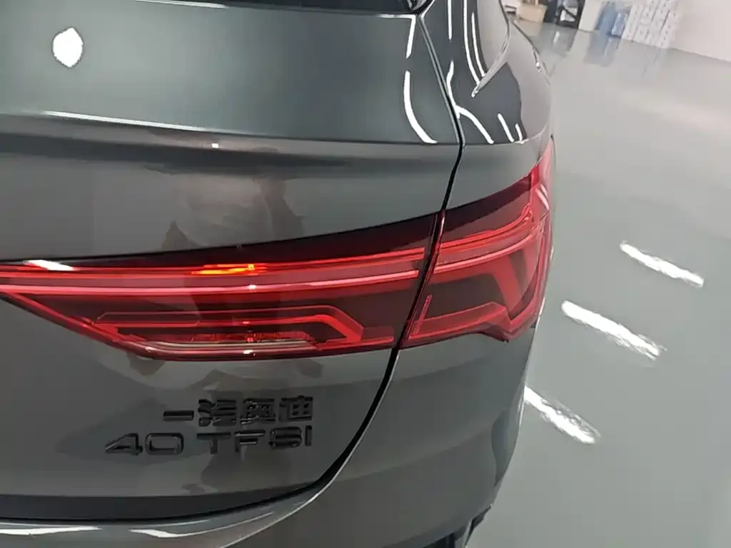 Audi Q3 Sportback — фото 2