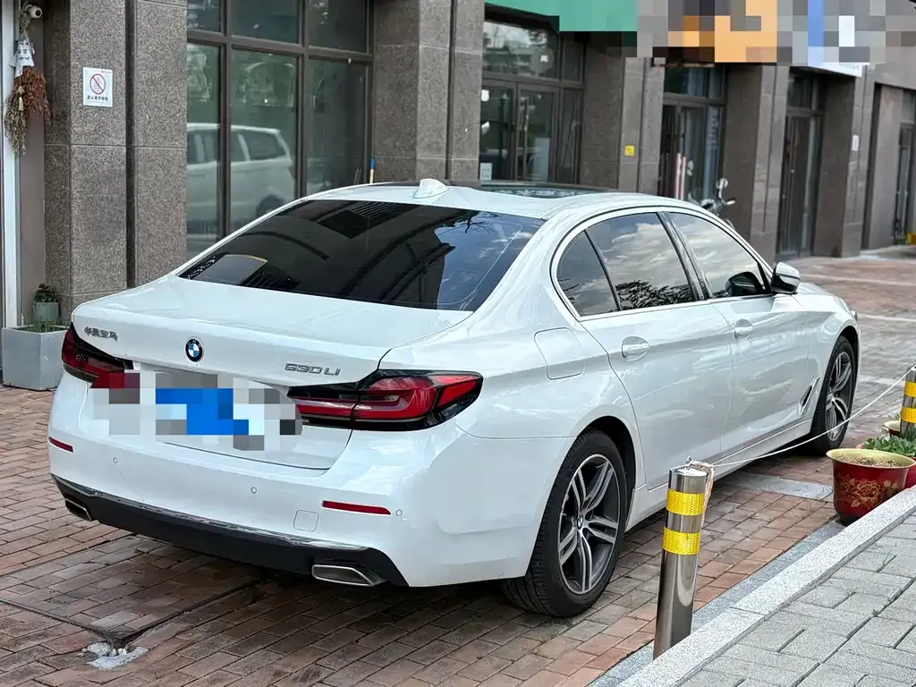 BMW 5 Series — фото 10