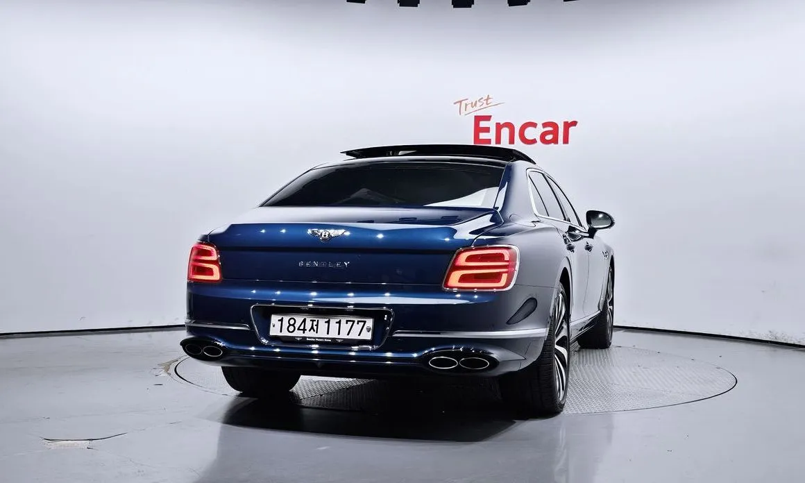Bentley Flying Spur — фото 5
