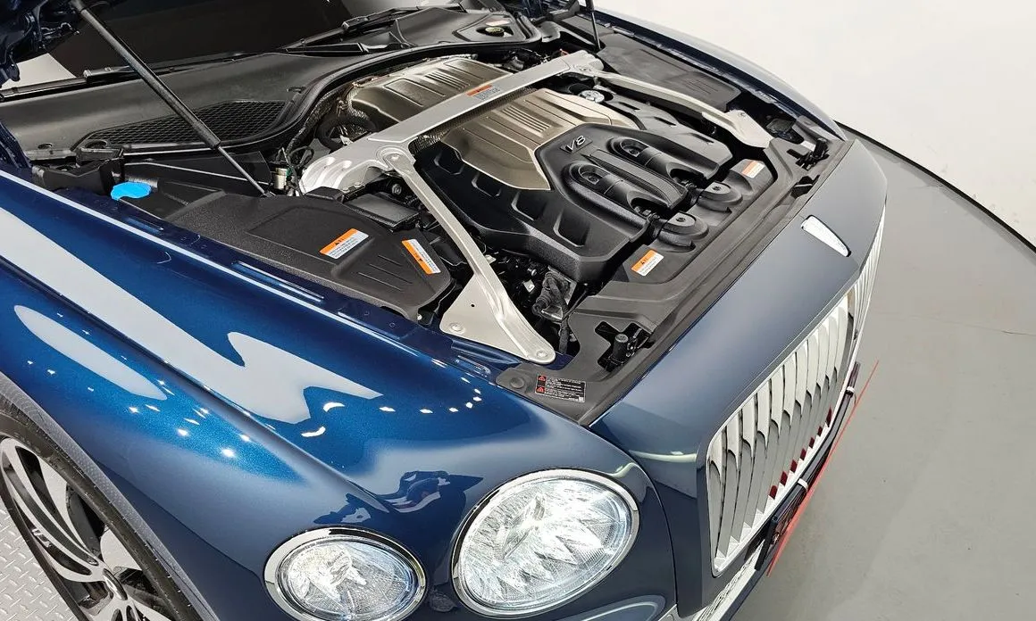 Bentley Flying Spur — фото 9