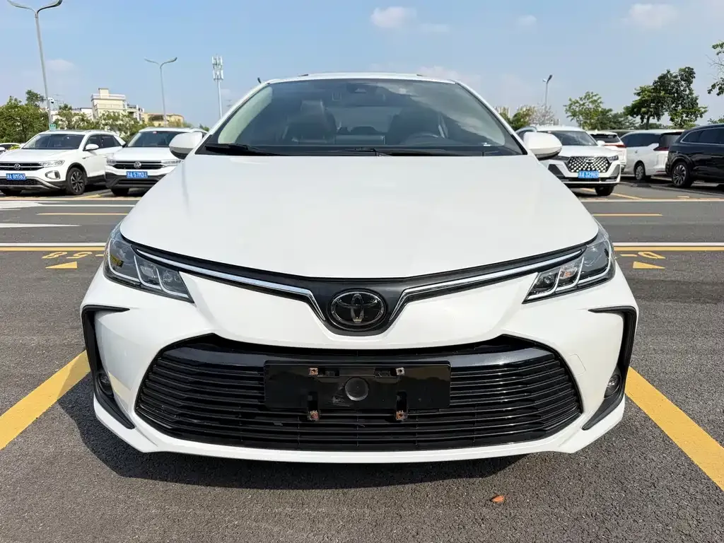 Toyota Corolla — фото 3