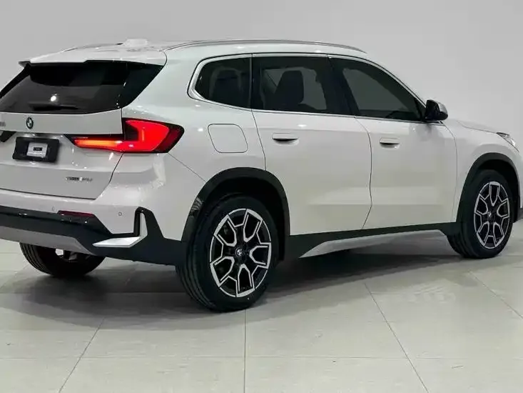 BMW X1 — фото 5