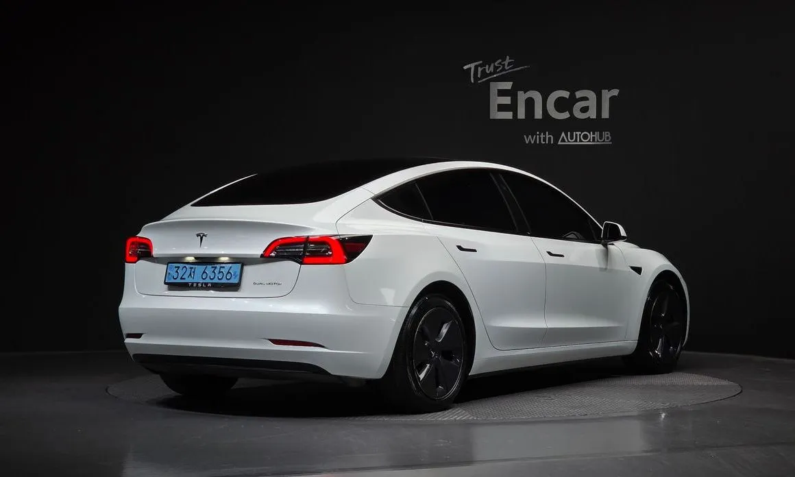 Tesla Model 3 — фото 4