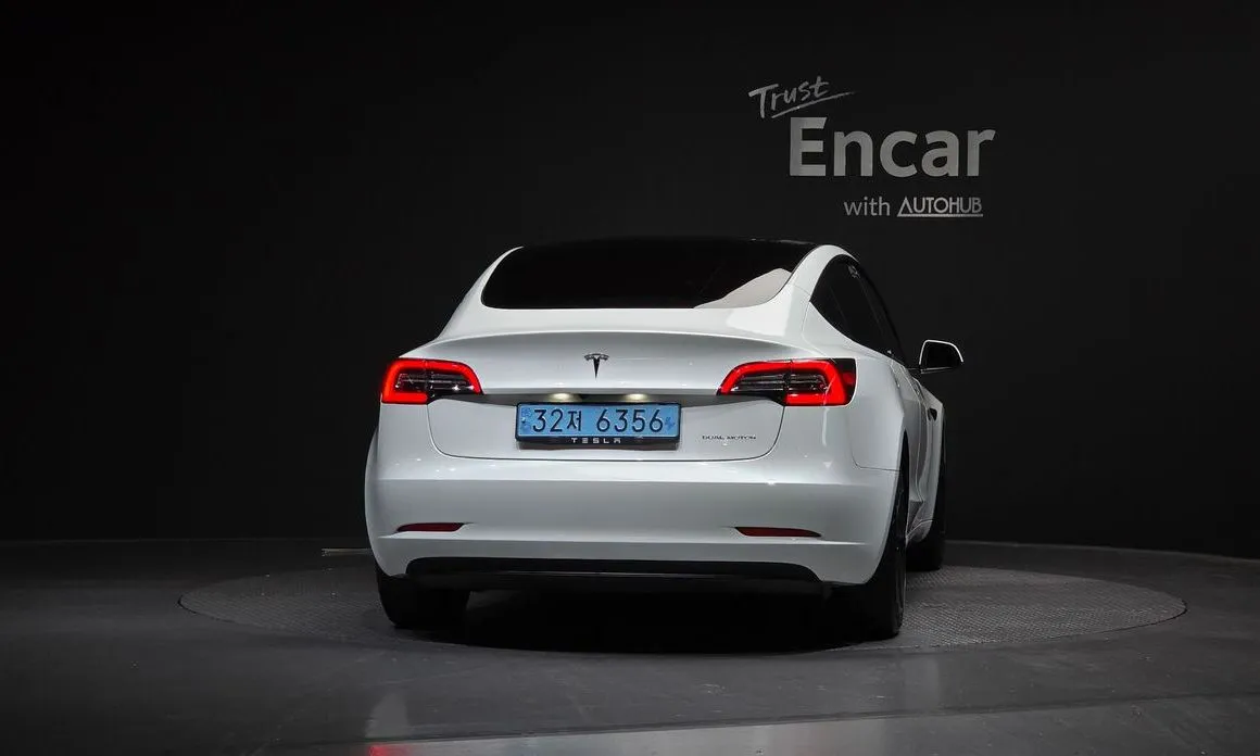 Tesla Model 3 — фото 3