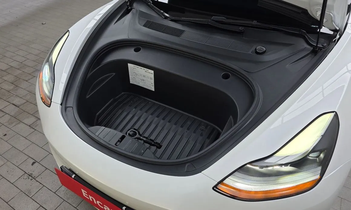 Tesla Model 3 — фото 10