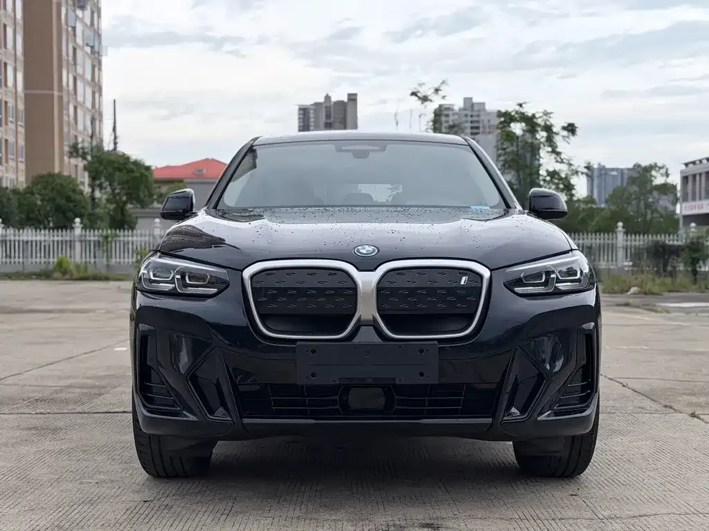 BMW iX3 — фото 7