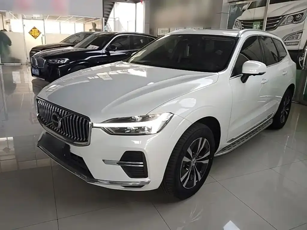 Volvo XC60 — фото 1