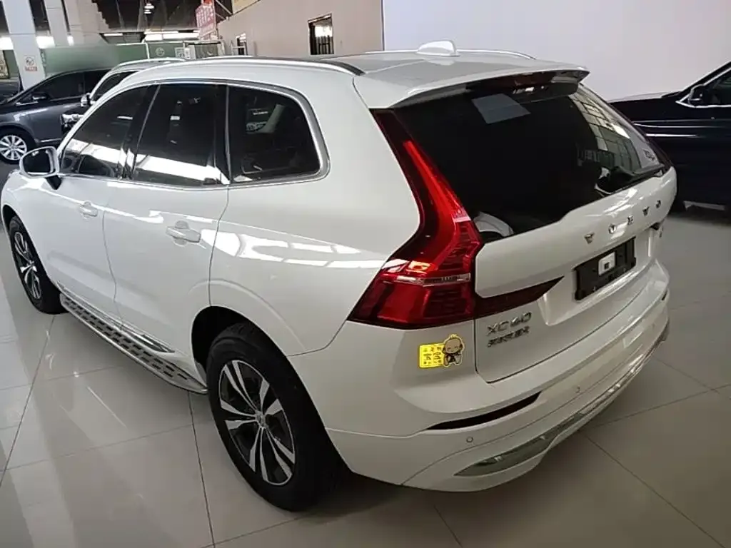 Volvo XC60 — фото 6