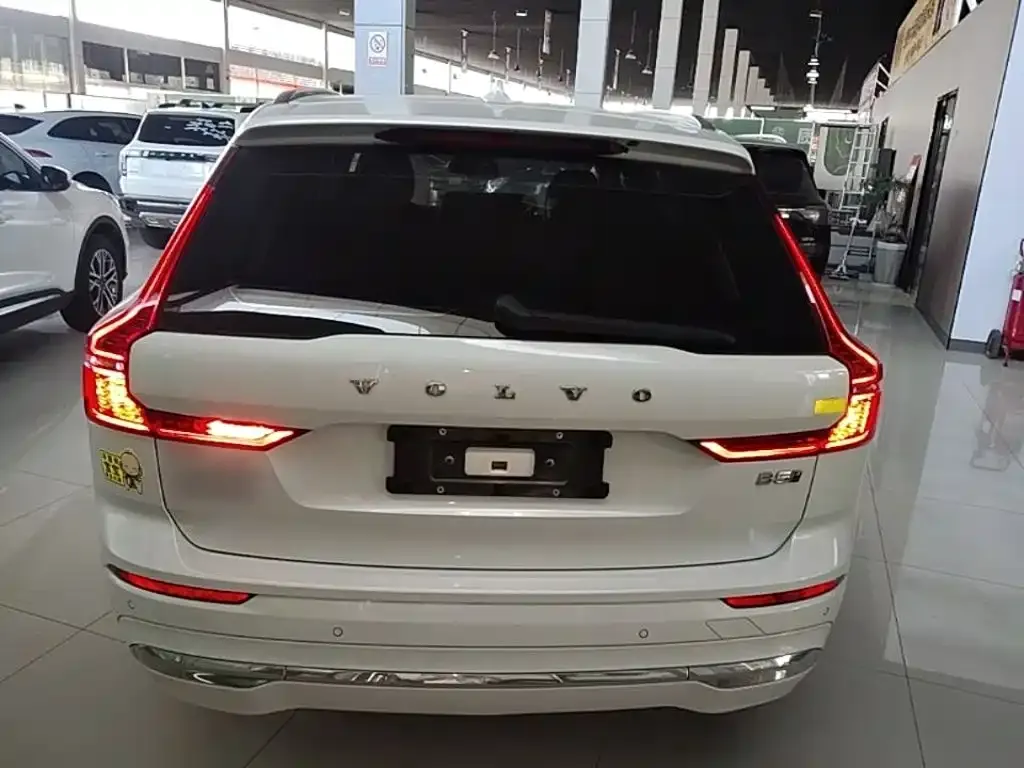 Volvo XC60 — фото 2