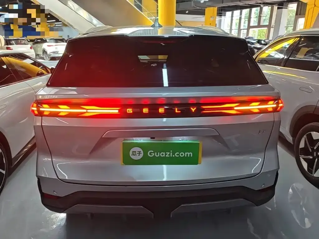 Geely Galaxy L7 — фото 10