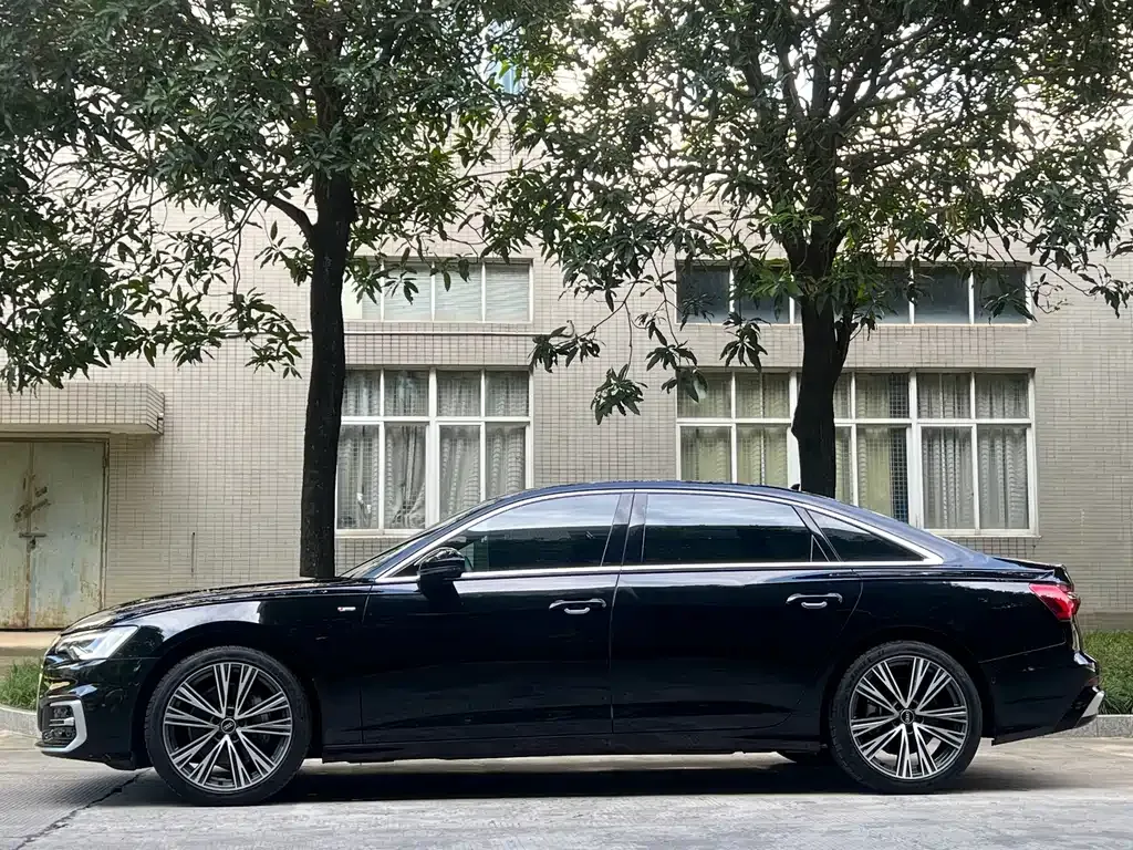 Audi A6L — фото 5
