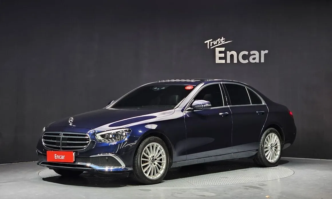 Mercedes-Benz E-Class — фото 1