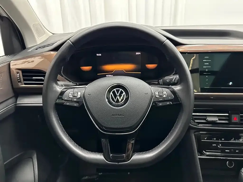 Volkswagen Tharu — фото 7