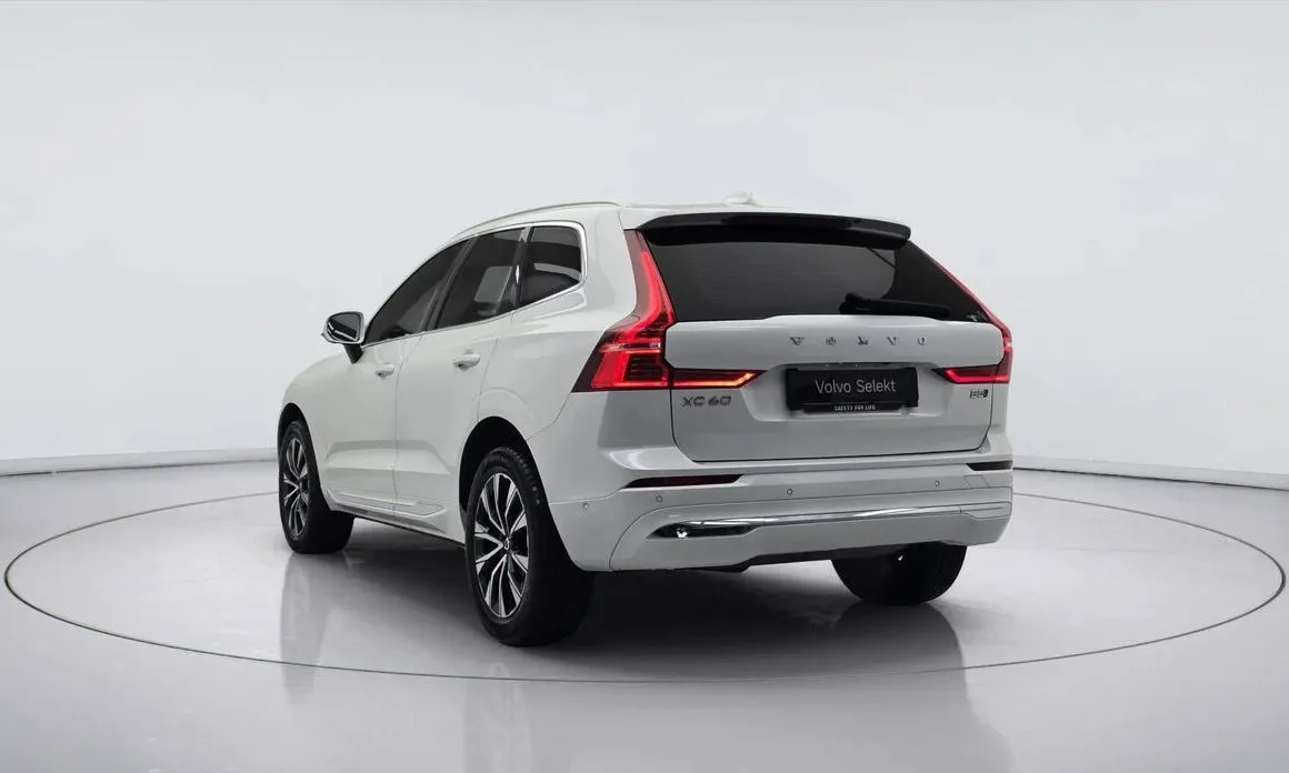 Volvo XC60 — фото 6