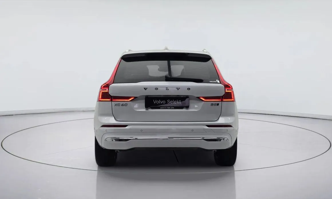Volvo XC60 — фото 4