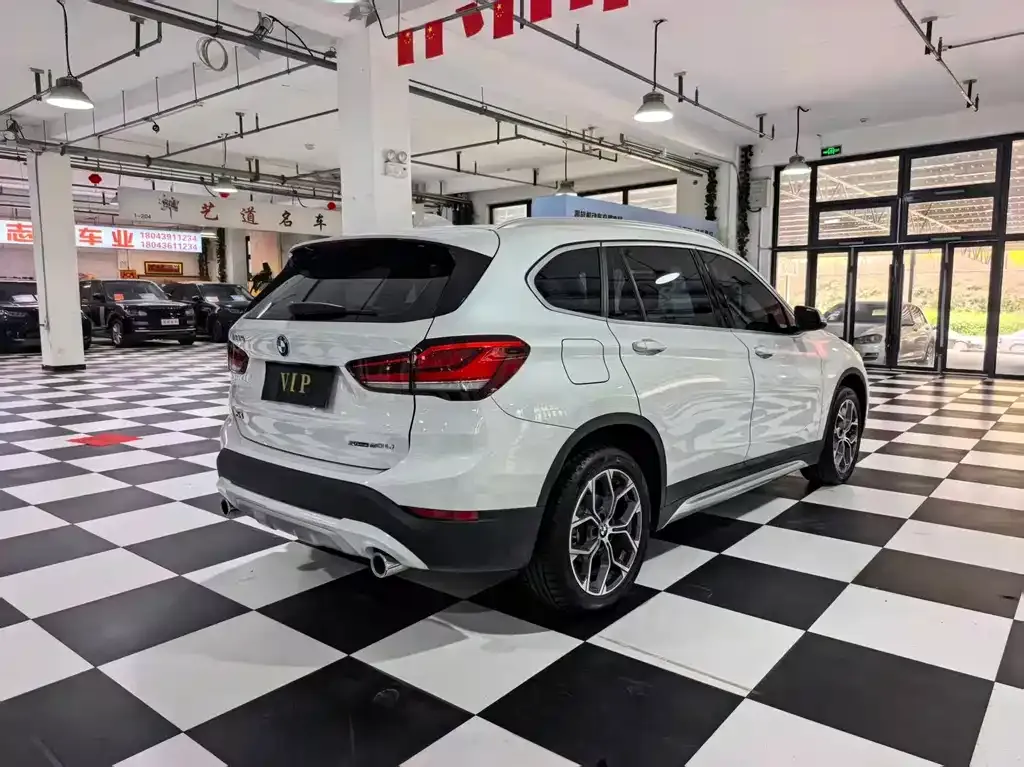 BMW X1 — фото 5