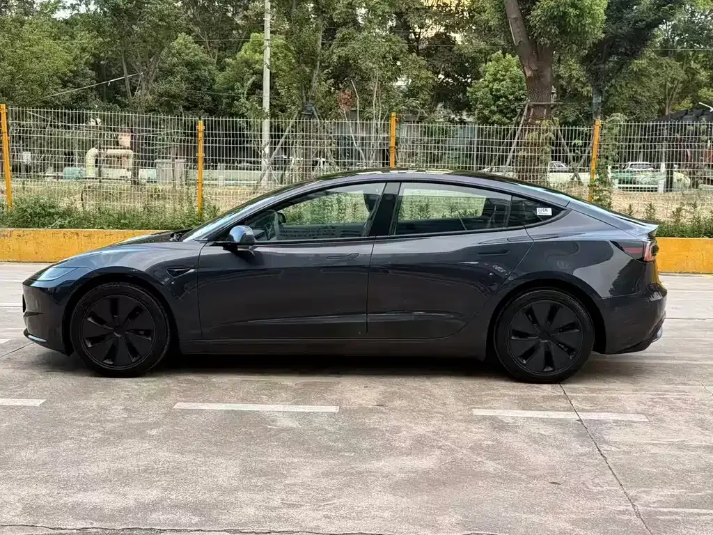 Tesla Model 3 — фото 8