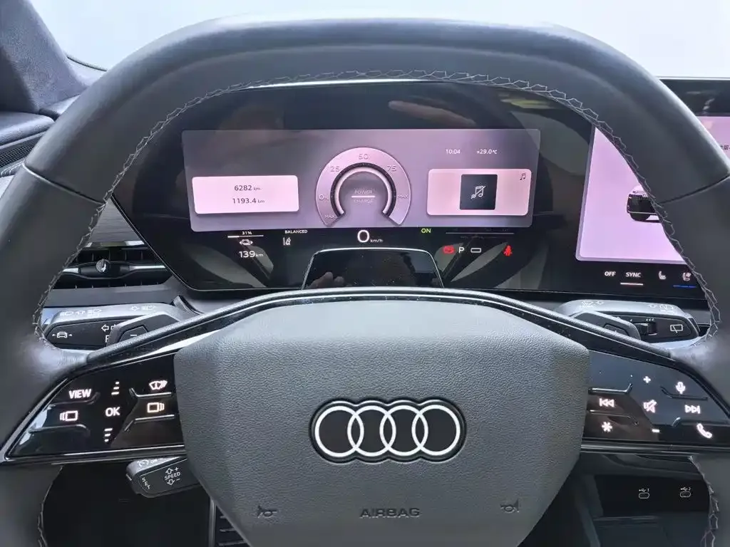 Audi Q6L e-tron — фото 8