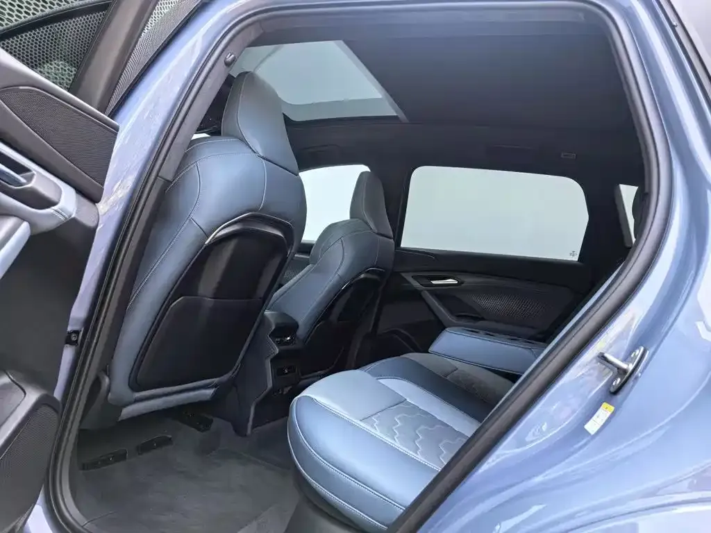 Audi Q6L e-tron — фото 10