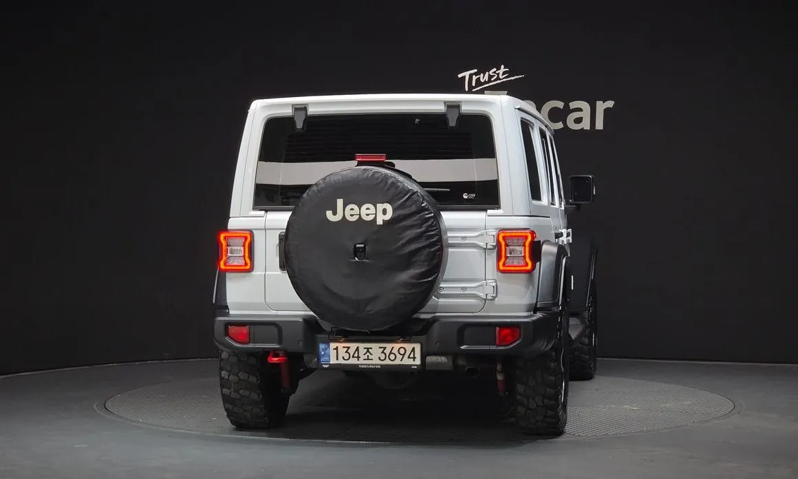 Jeep Wrangler — фото 7