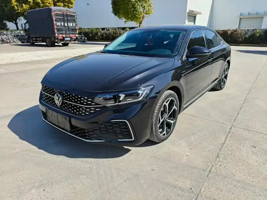 Volkswagen Passat — фото 2