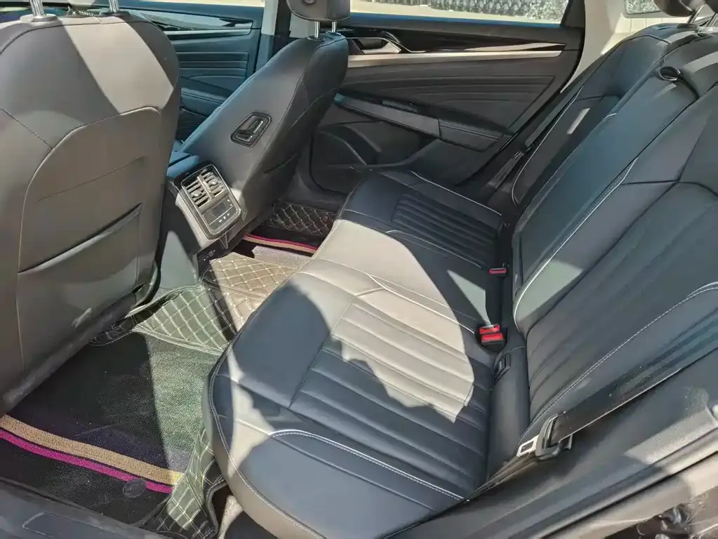 Volkswagen Passat — фото 4