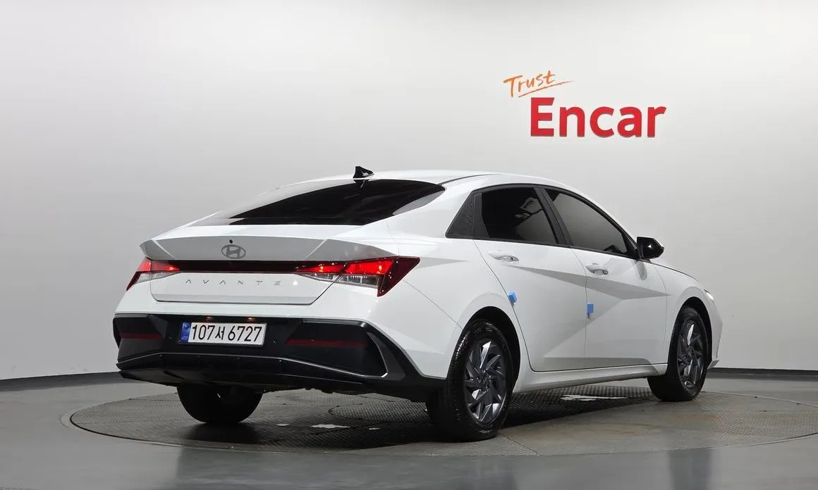 Hyundai AVANTE — фото 3